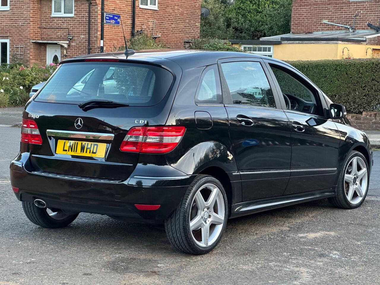 Mercedes-Benz B Class — photo 2