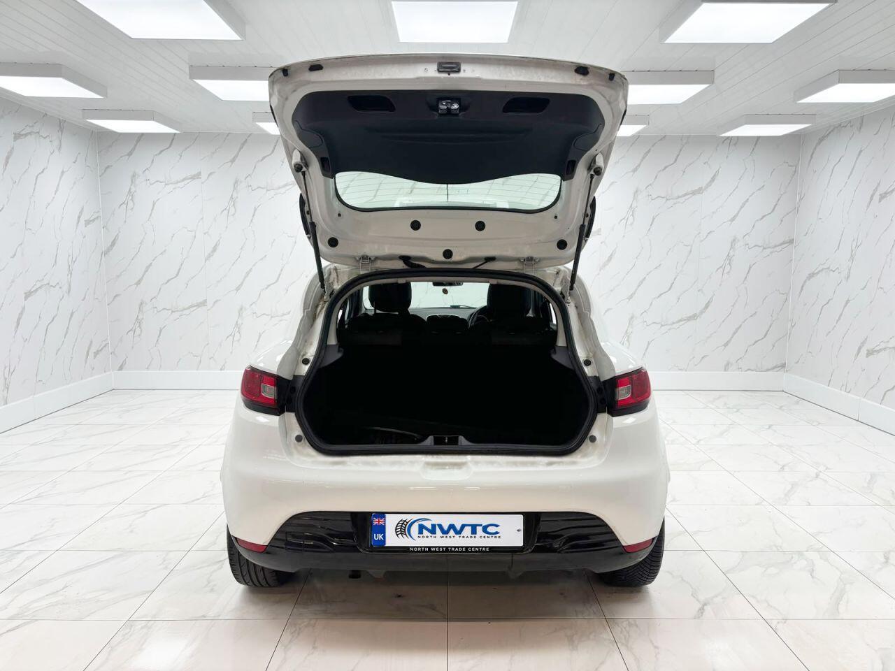 Renault Clio — photo 25