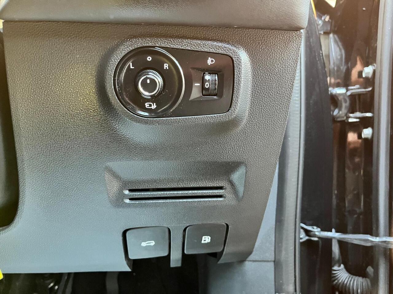 MG MG ZS — photo 31