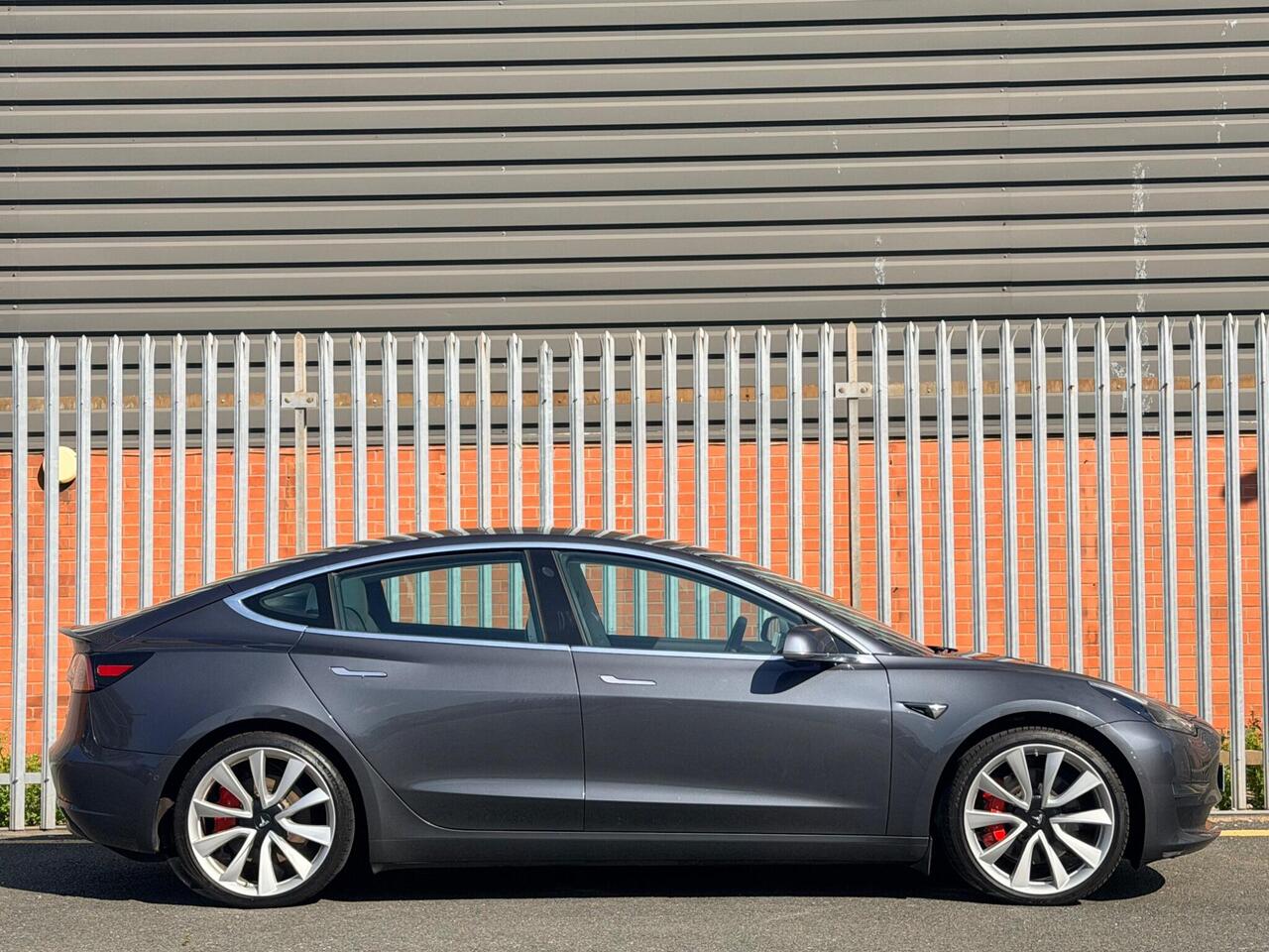 2019 Tesla Model 3 (Dual Motor) Performance Auto 4WDE 4dr (Performance Upgrade), photo 2