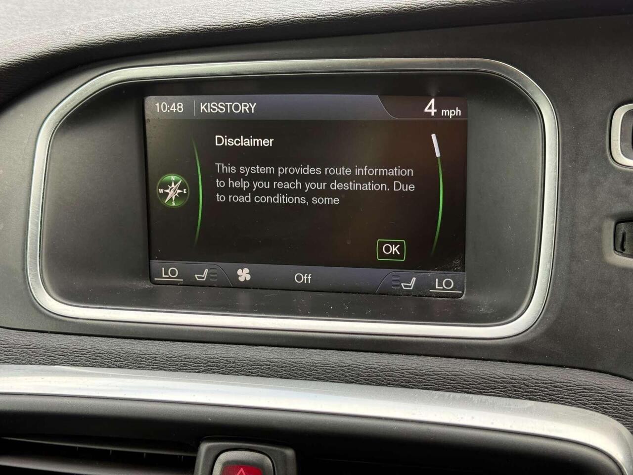 Volvo V40 — photo 24