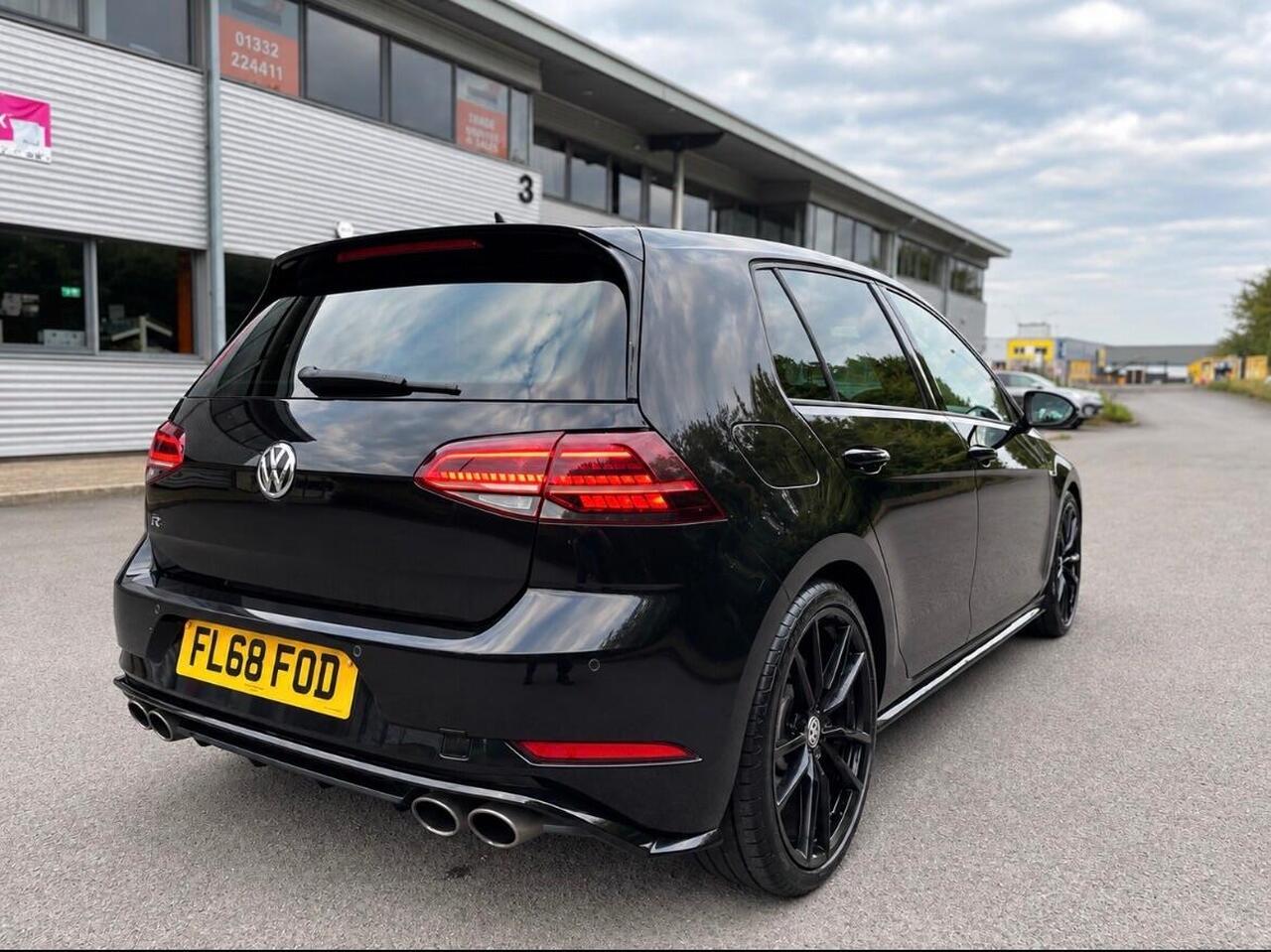 Volkswagen Golf — photo 12