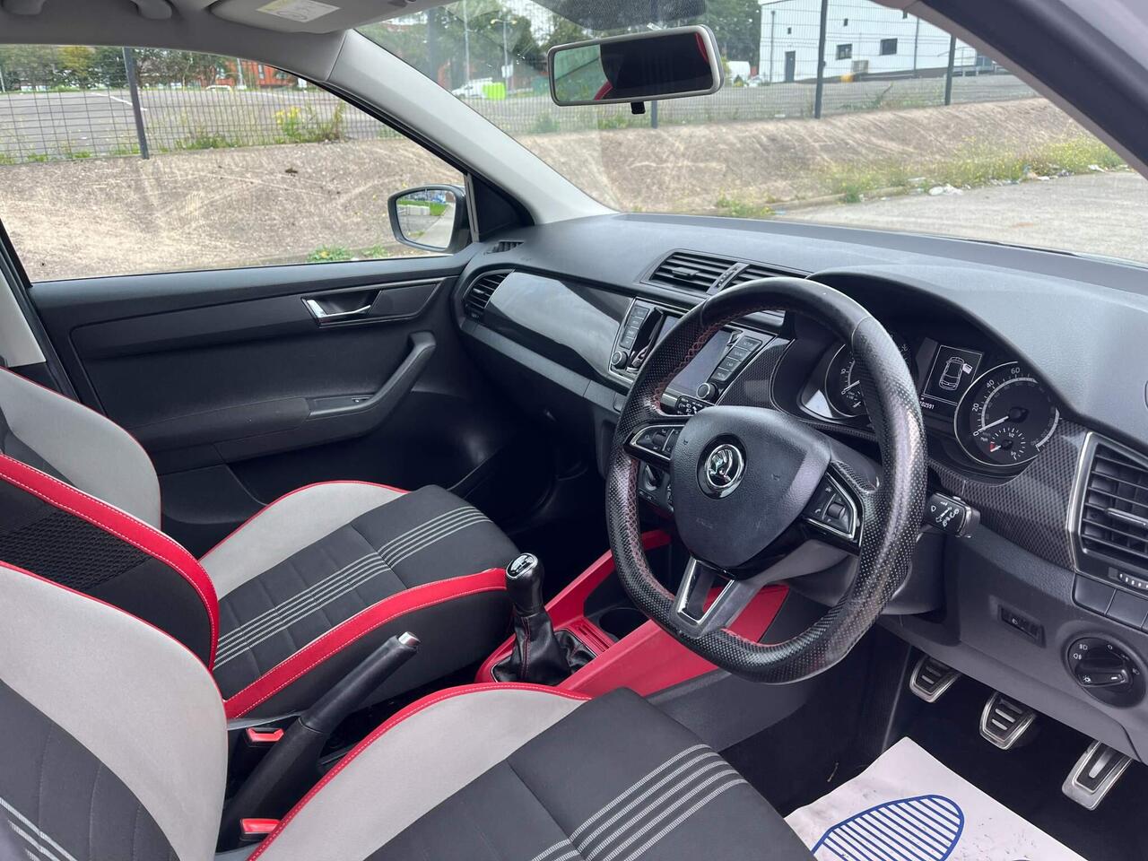 Skoda Fabia — photo 18