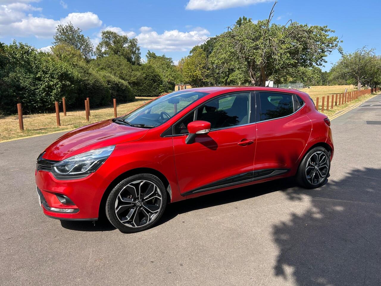 Renault Clio — photo 12