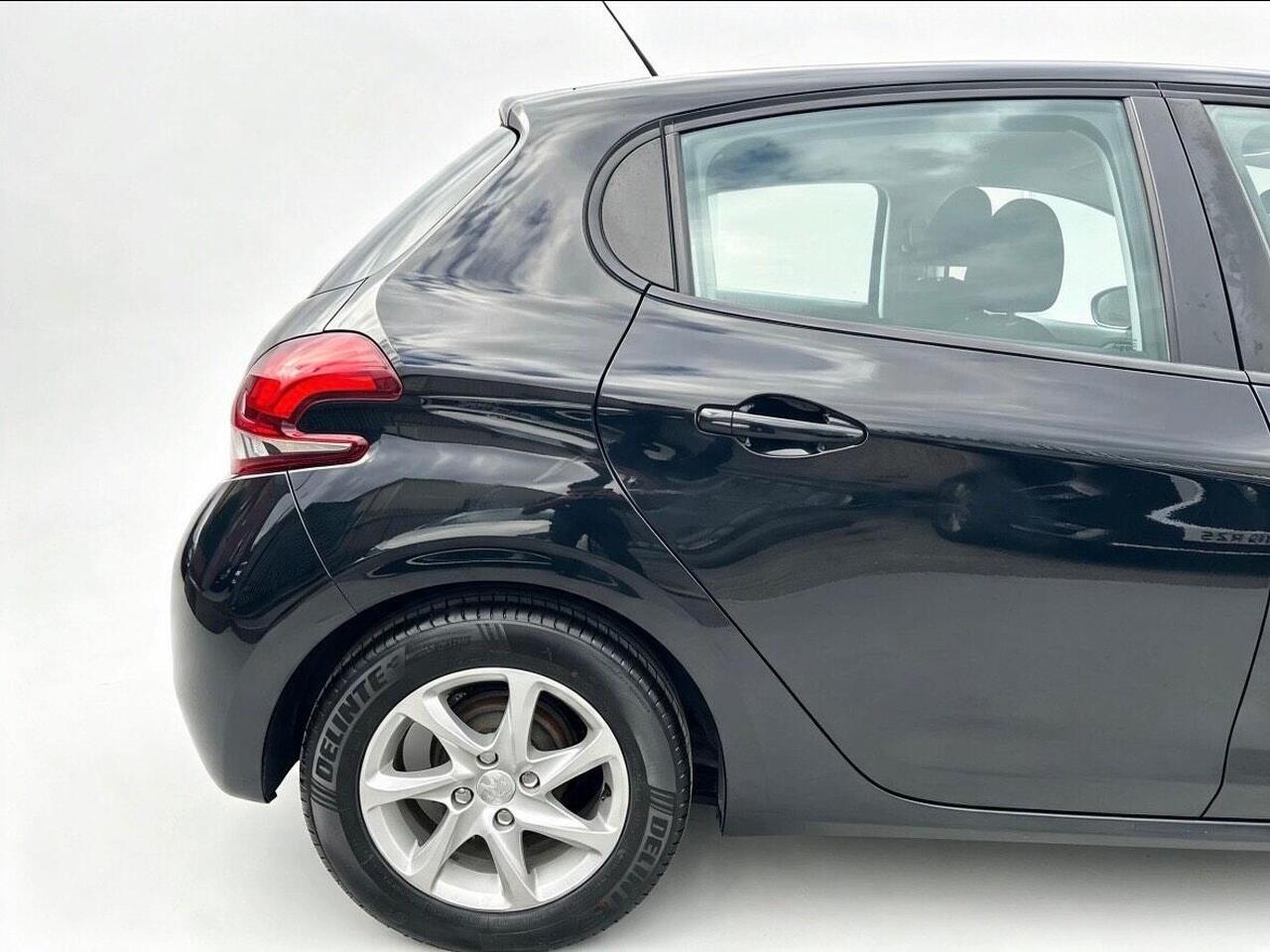 Peugeot 208 — photo 7