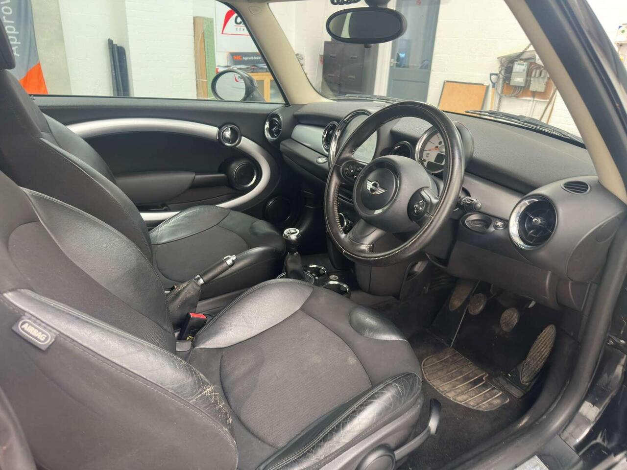 MINI Hatch — photo 11