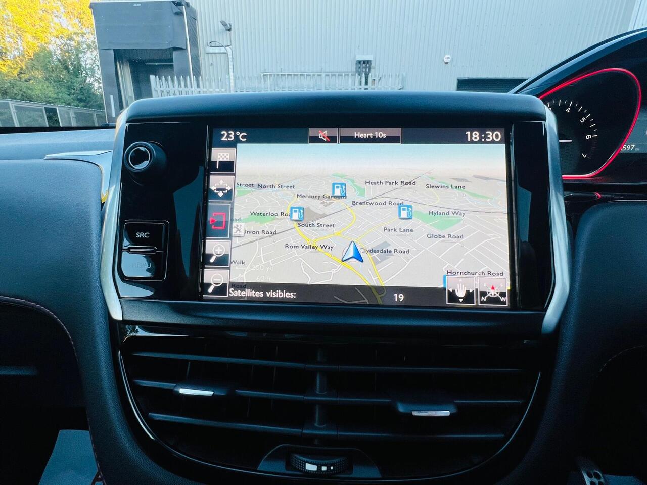 Peugeot 208 — photo 51