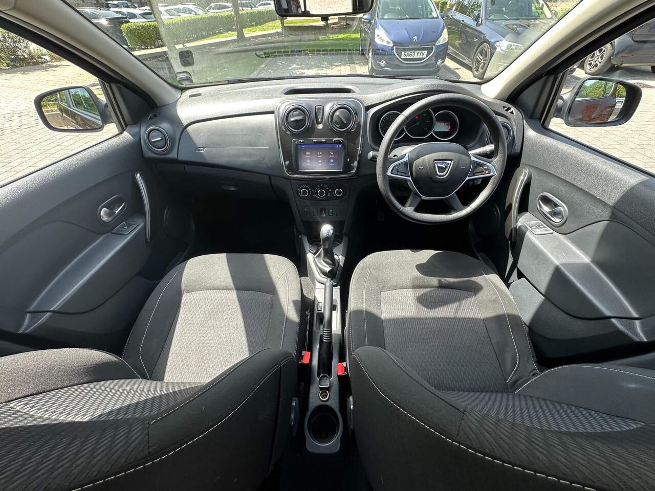 Dacia Sandero — photo 2