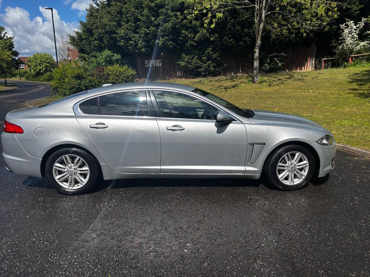 Jaguar XF — photo 5