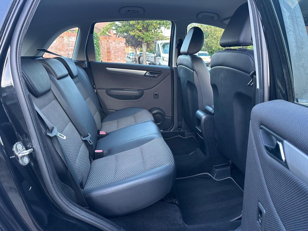 Mercedes-Benz B Class — photo 41