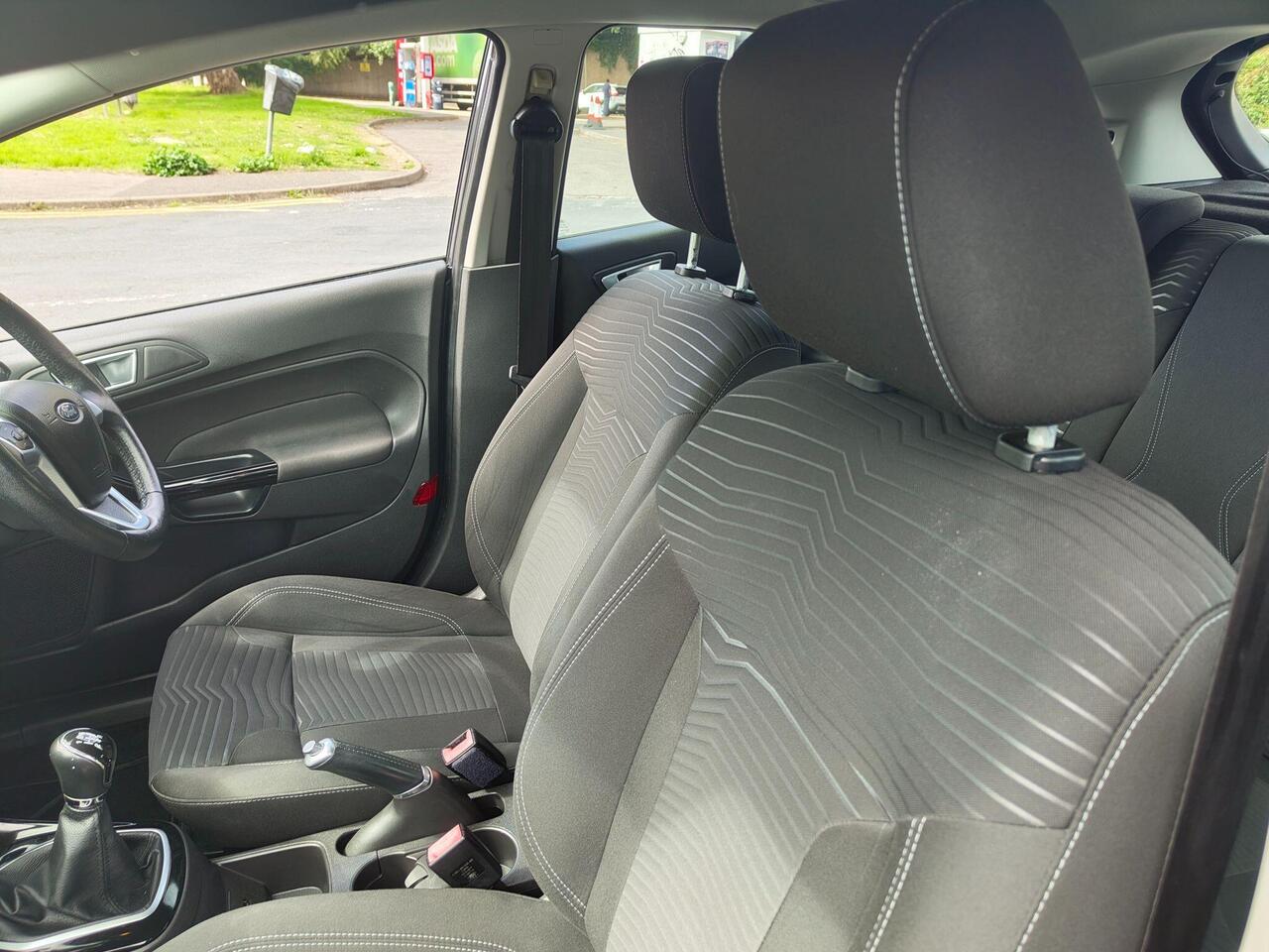 Ford Fiesta — photo 52
