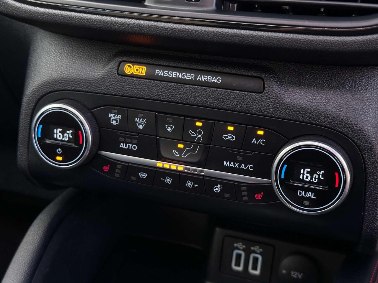 Ford Kuga — photo 7