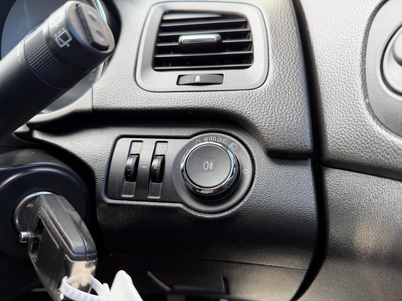 Vauxhall Insignia — photo 24