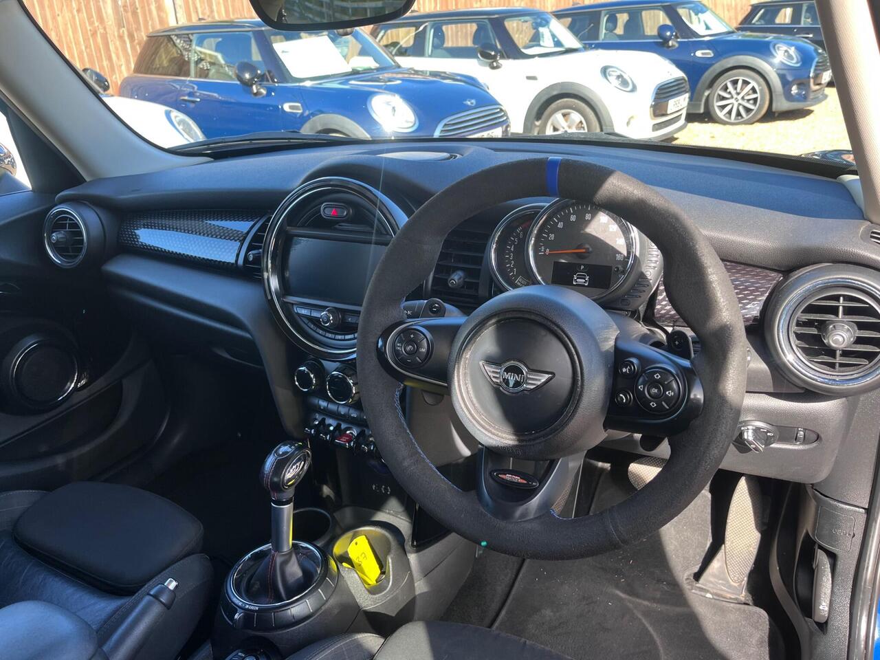 MINI Hatch — photo 11