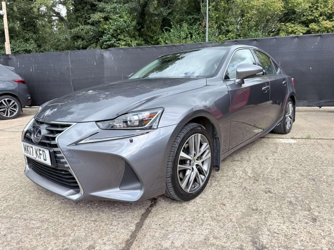 Lexus IS — photo 2