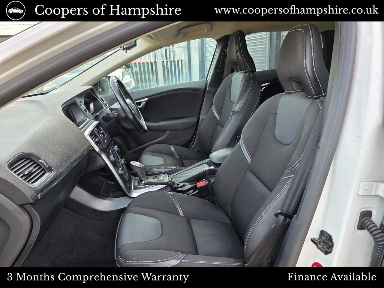 Volvo V40 — photo 11