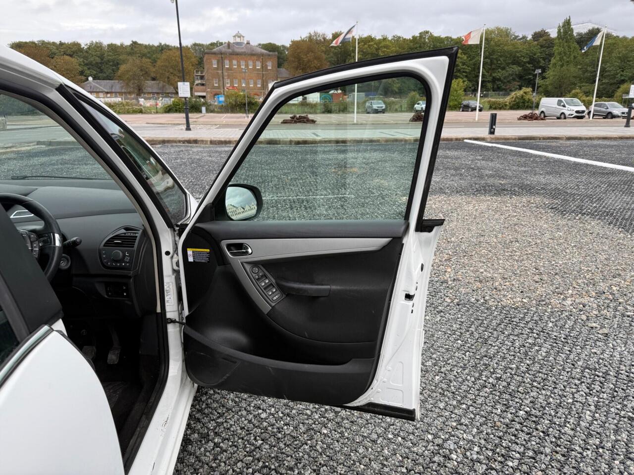 Citroen C4 Picasso — photo 27