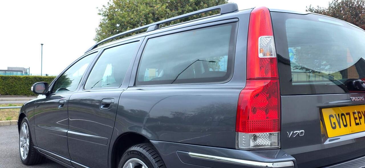 Volvo V70 — photo 33