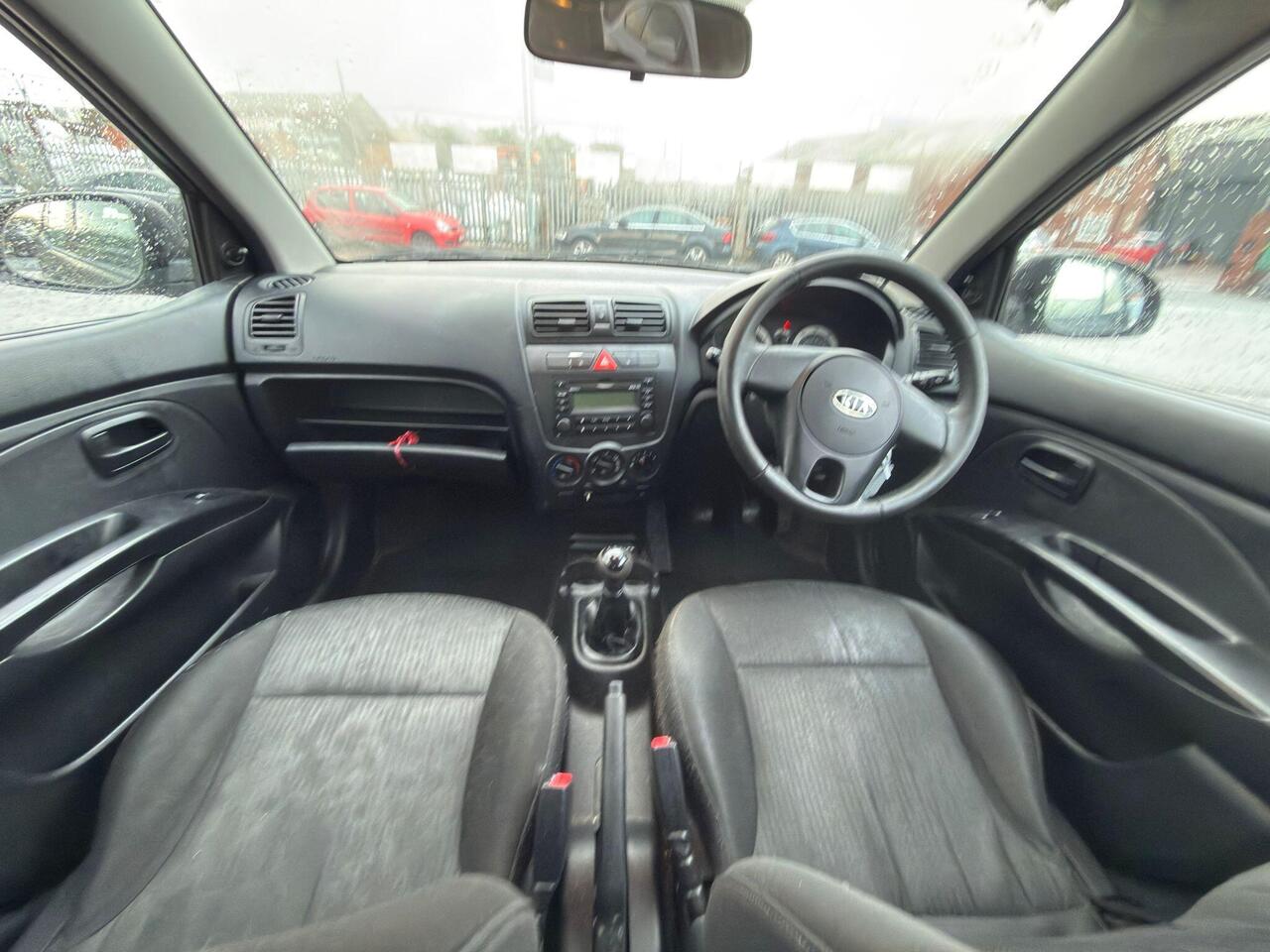 Kia Picanto — photo 13