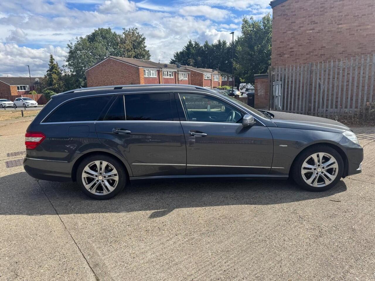 Mercedes-Benz E Class — photo 6