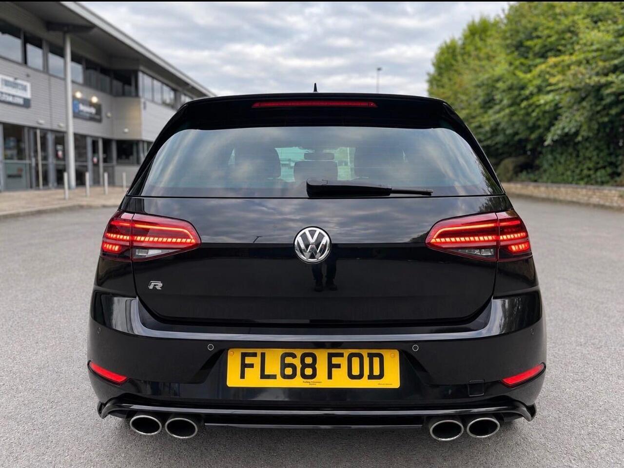 Volkswagen Golf — photo 11