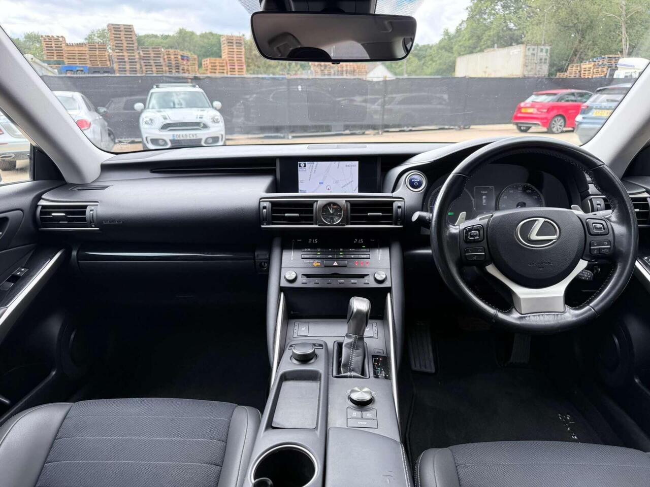 Lexus IS — photo 28