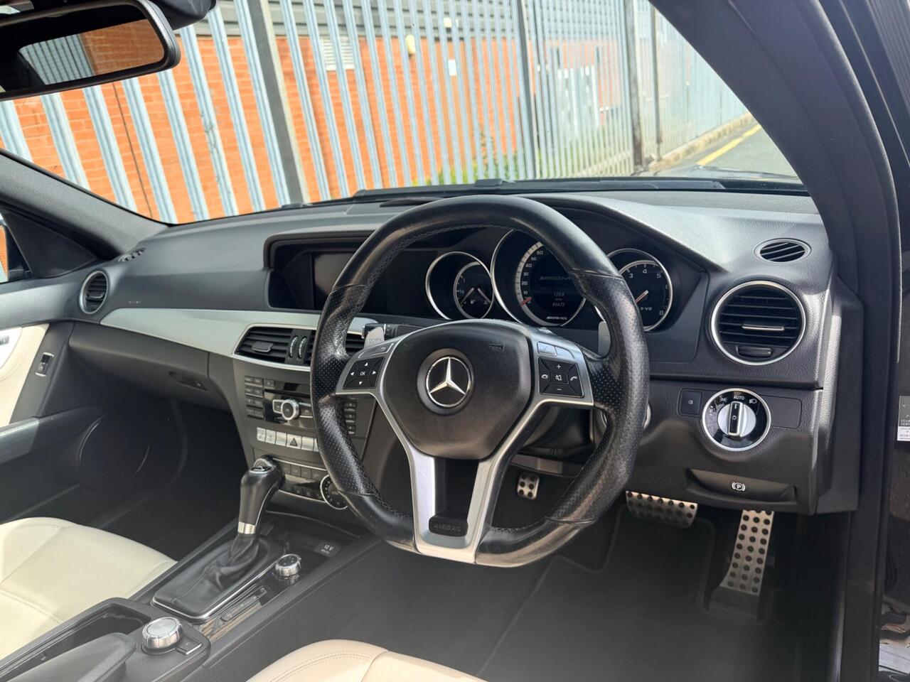 2013 Mercedes-Benz C Class 6.3 C63 V8 AMG SpdS MCT Euro 5 4dr, photo 7