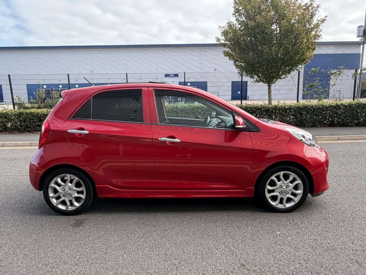 Kia Picanto — photo 11