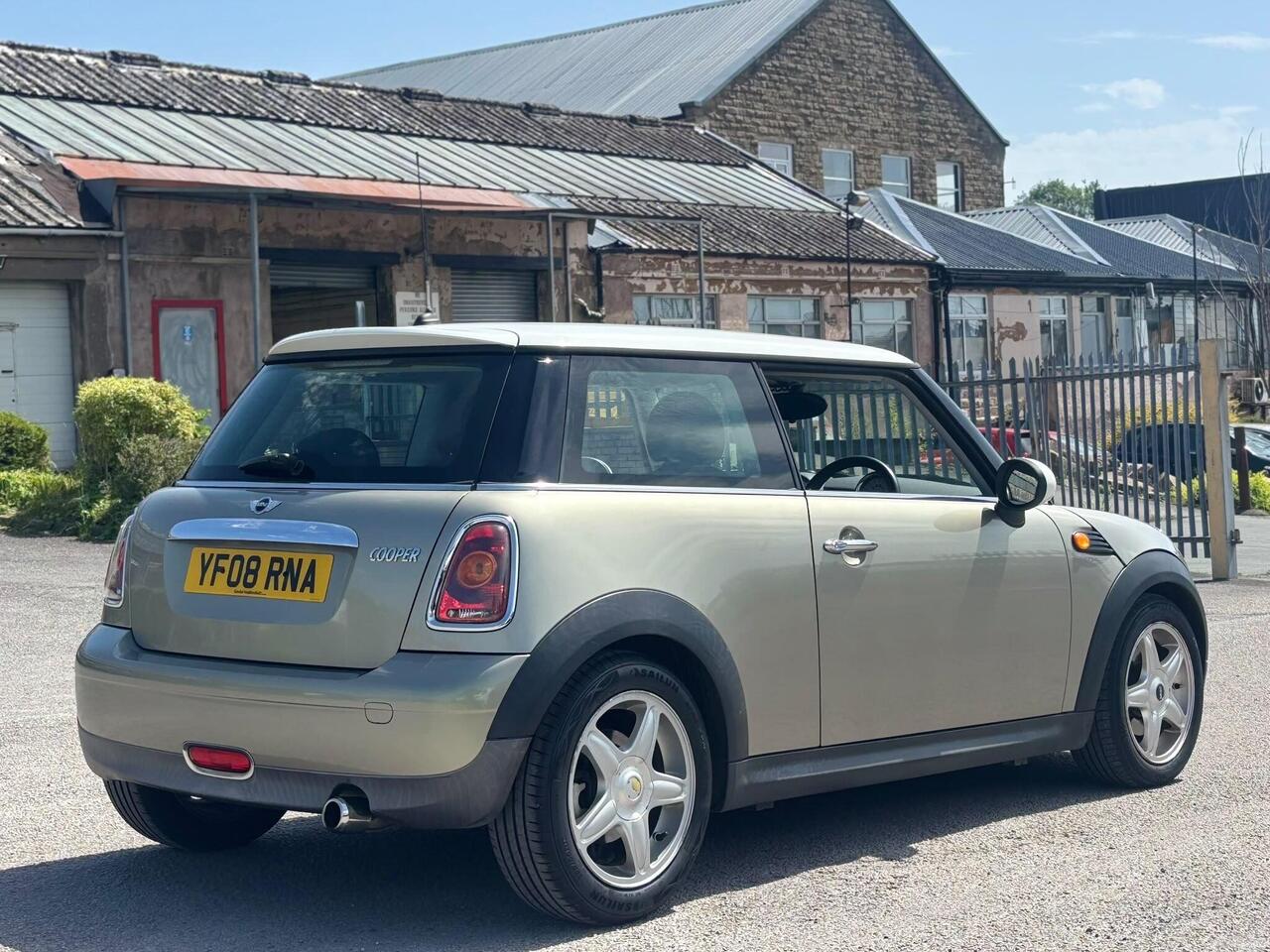 MINI Hatch — photo 5