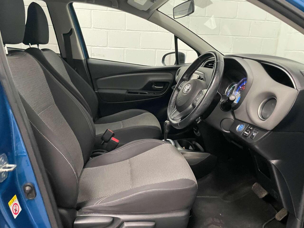 Toyota Yaris — photo 29