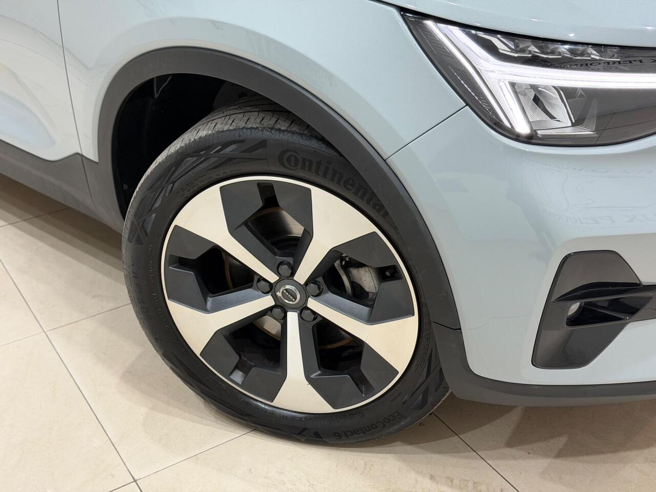 Volvo XC40 — photo 22