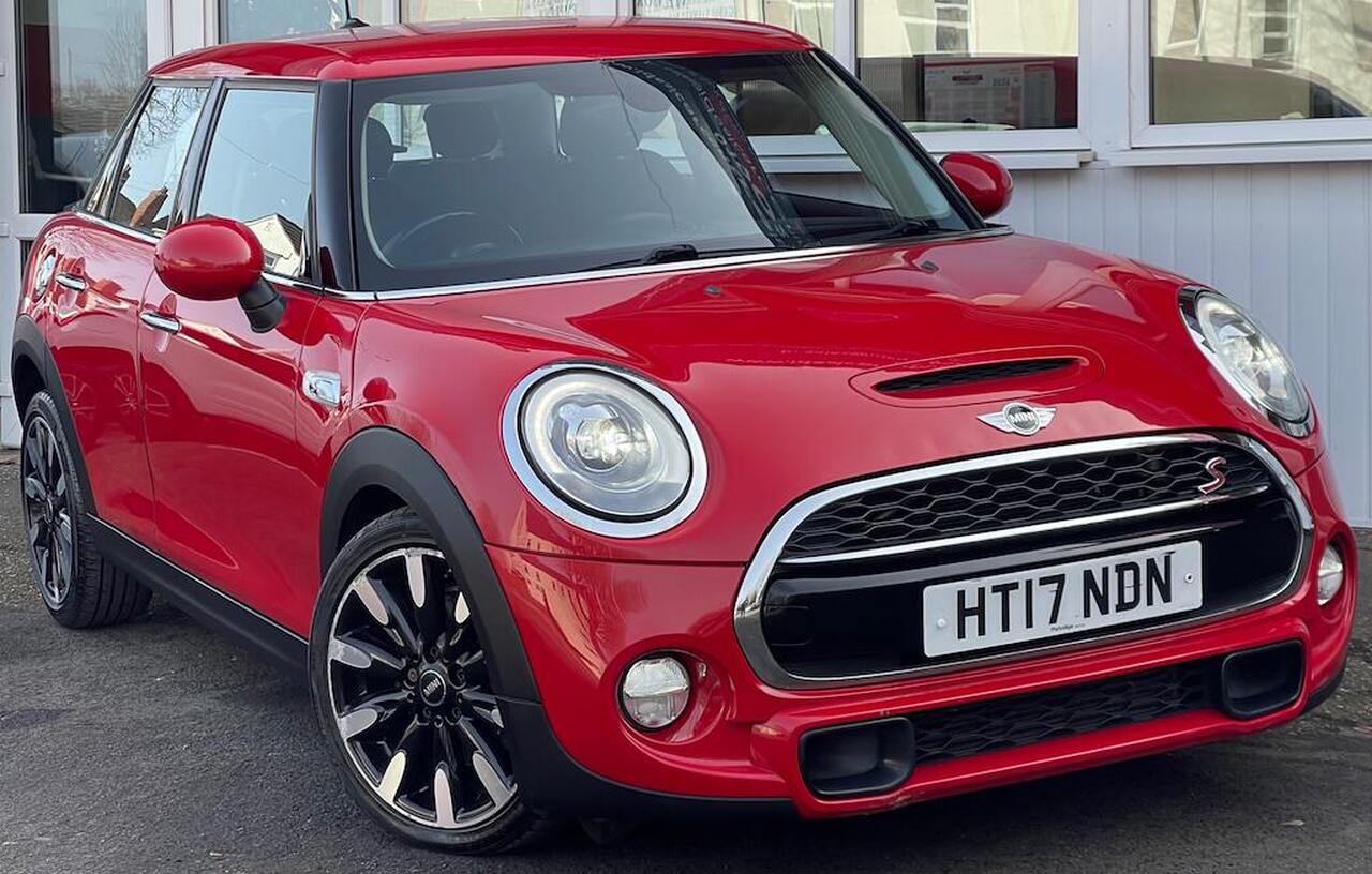 MINI Hatch — photo 1