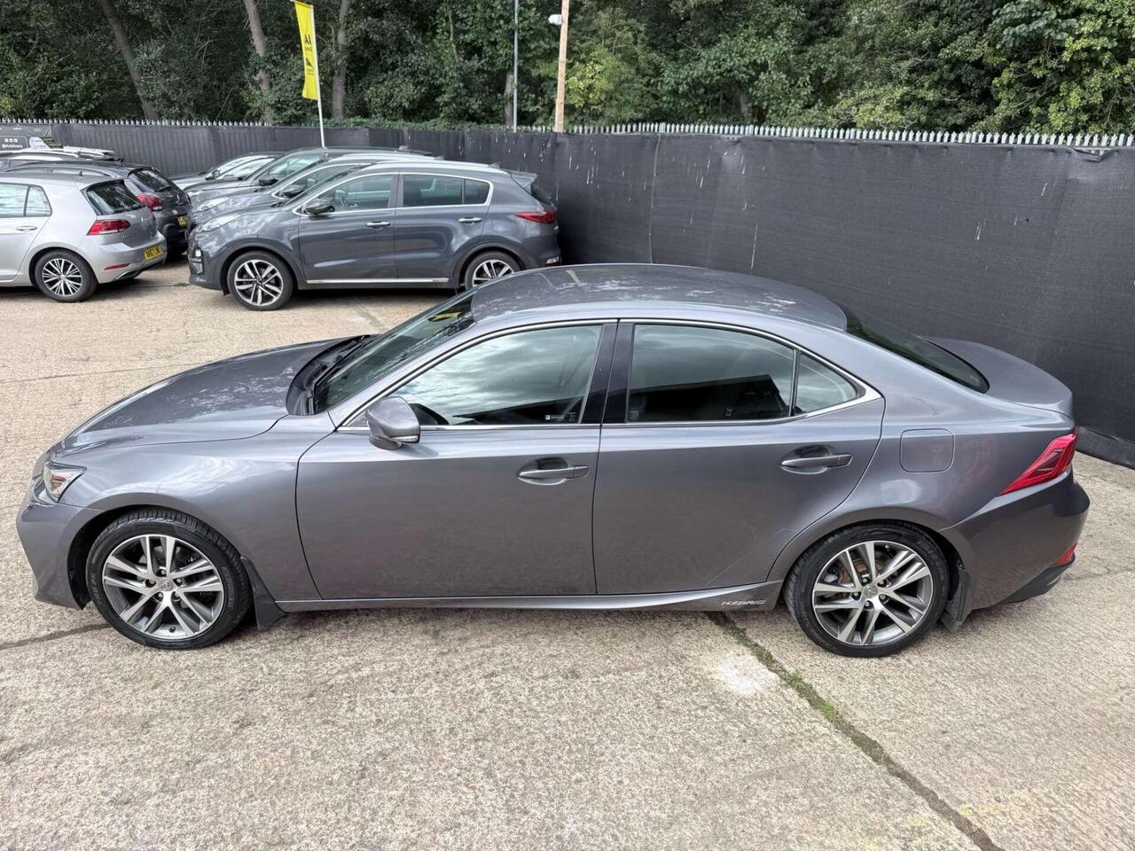 Lexus IS — photo 7