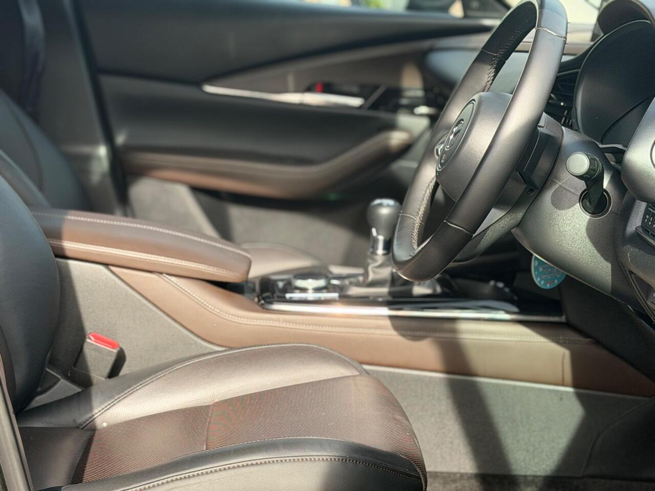 Mazda CX-30 — photo 19