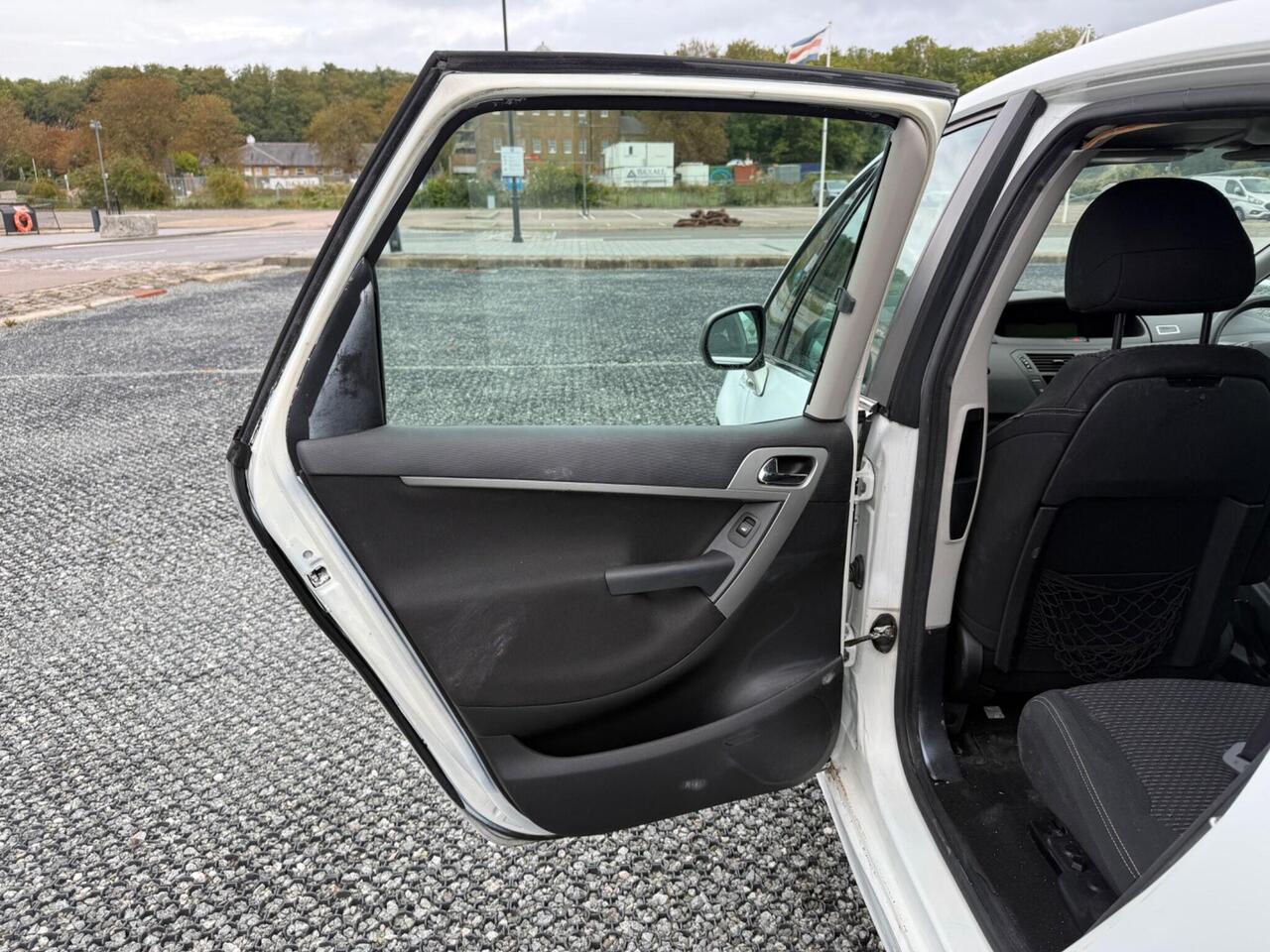 Citroen C4 Picasso — photo 23