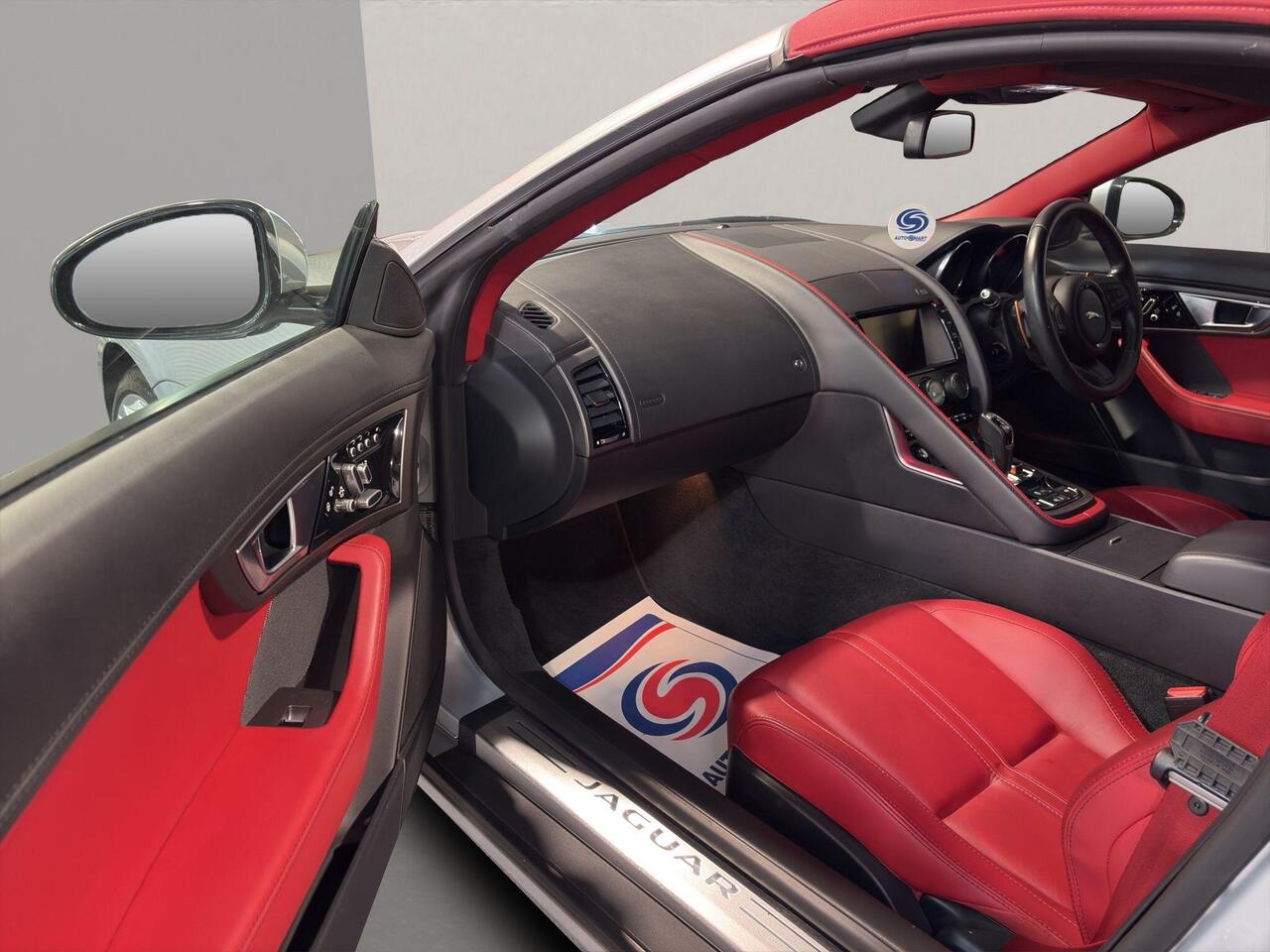 Jaguar F-Type — photo 36