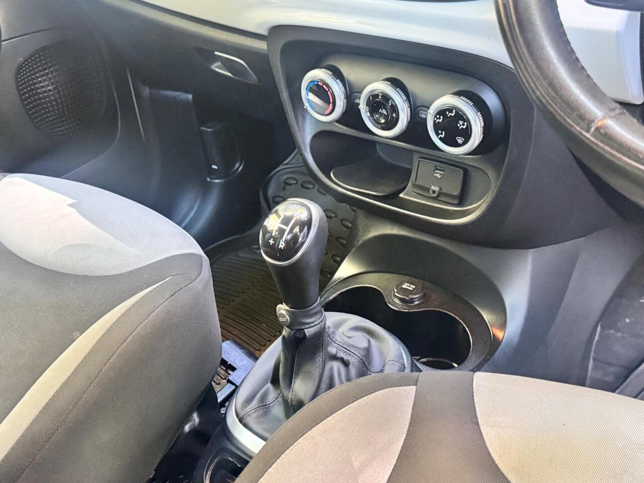 Fiat 500L — photo 29