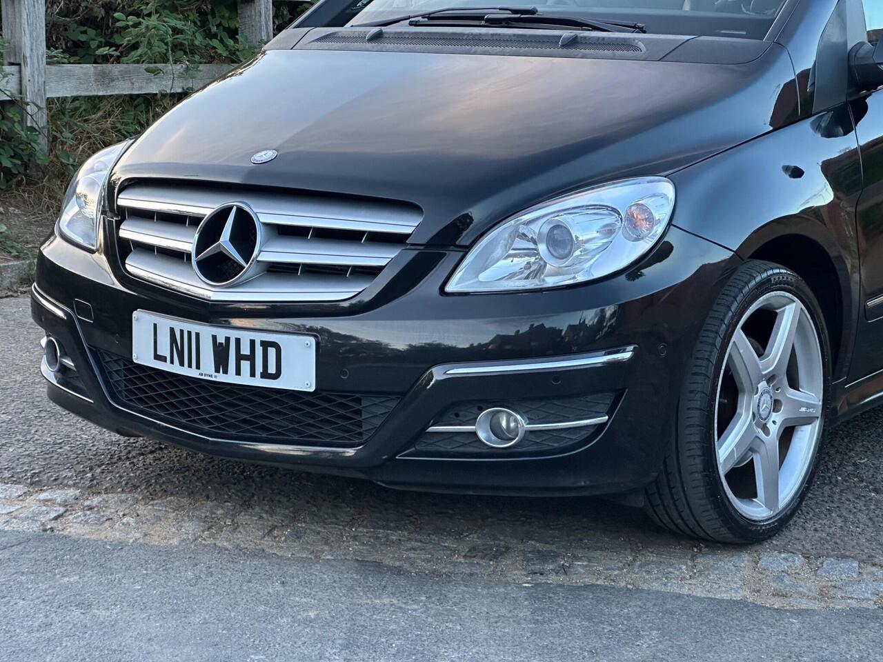 Mercedes-Benz B Class — photo 27