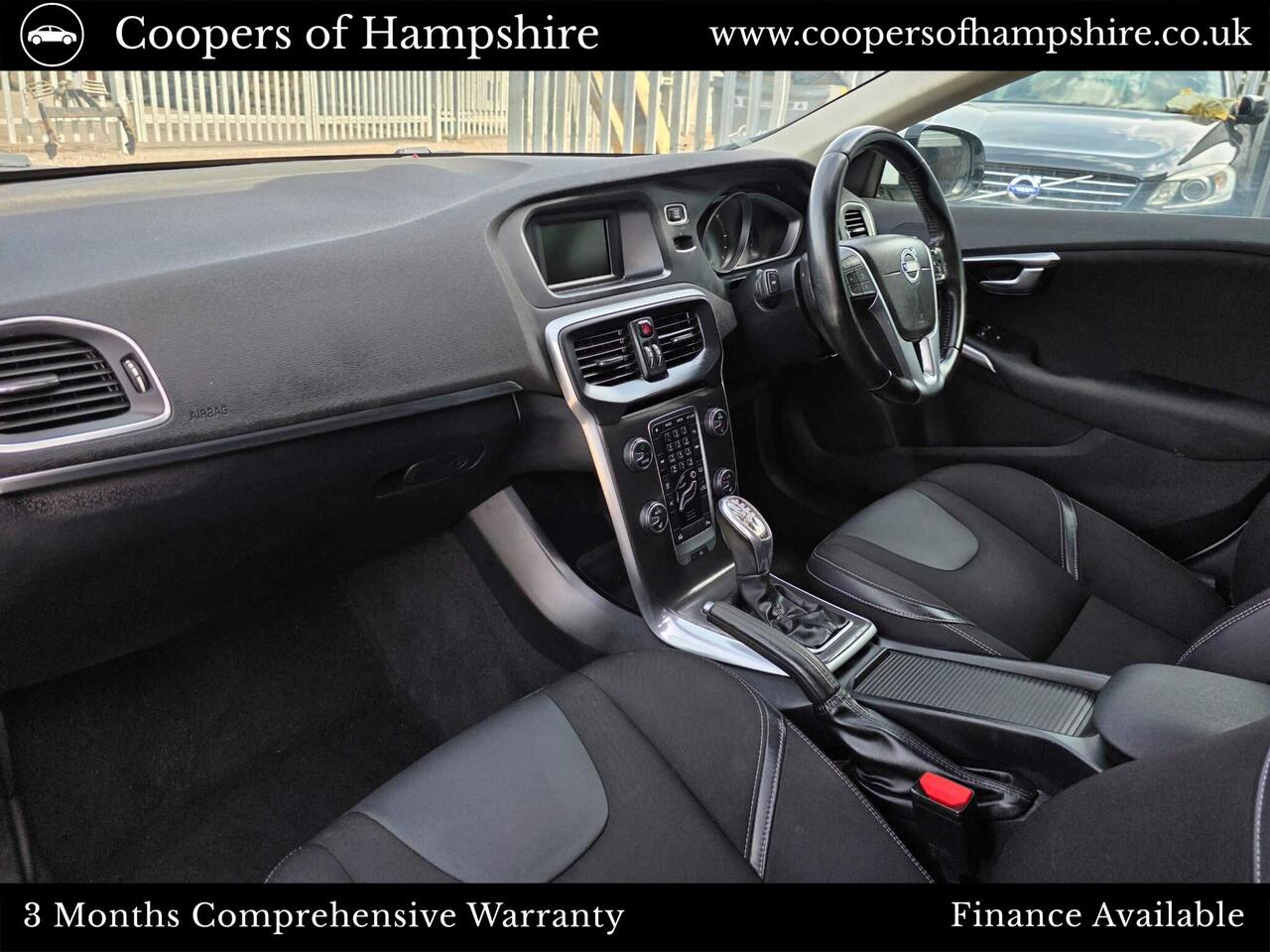 Volvo V40 — photo 12