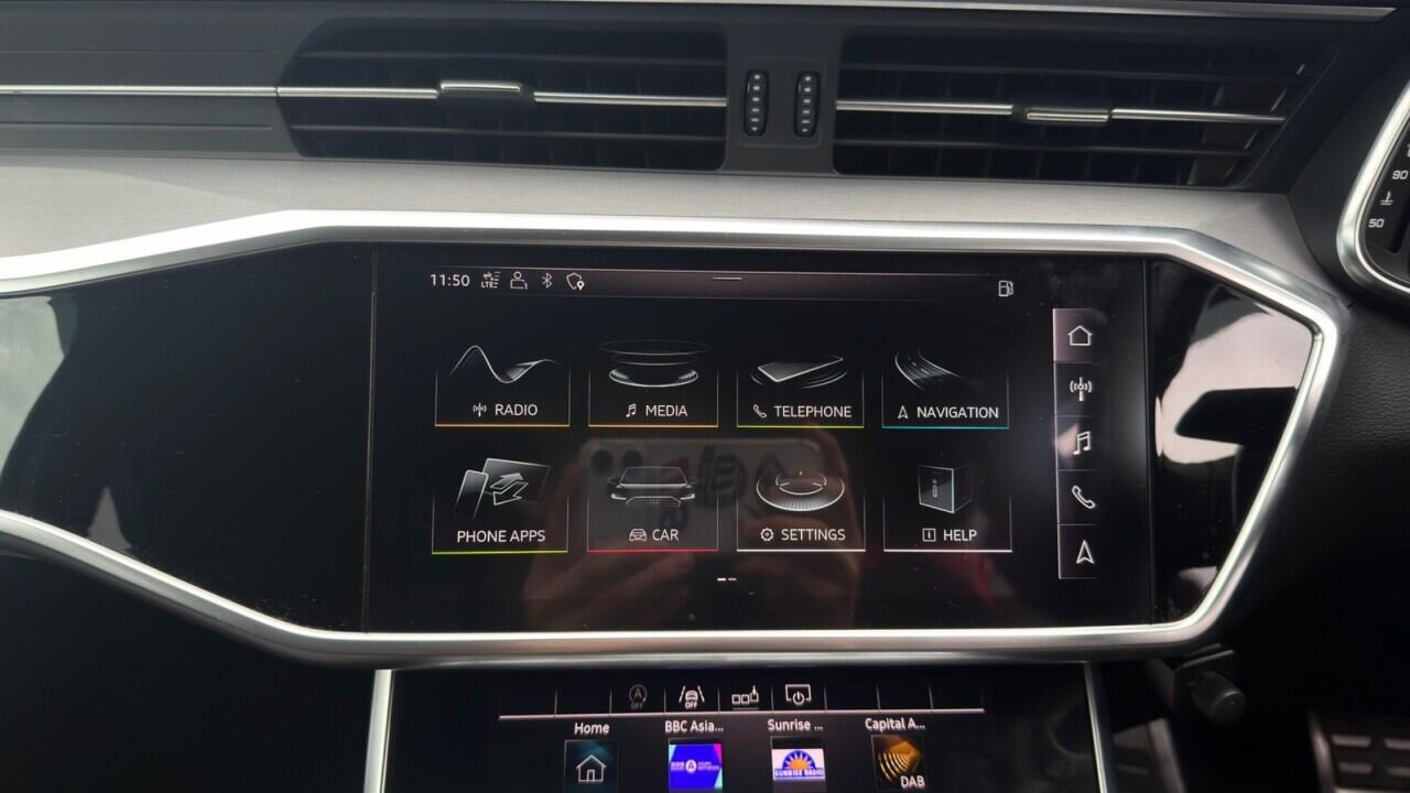 Audi A6 Saloon — photo 17