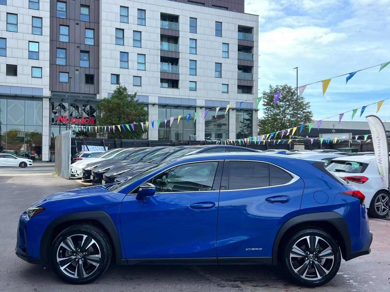 Lexus UX — photo 12