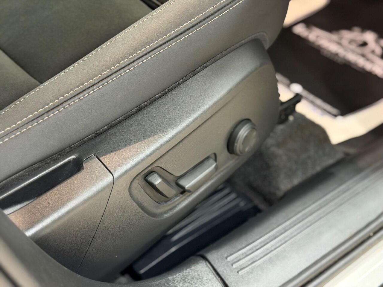 Volvo XC40 — photo 29