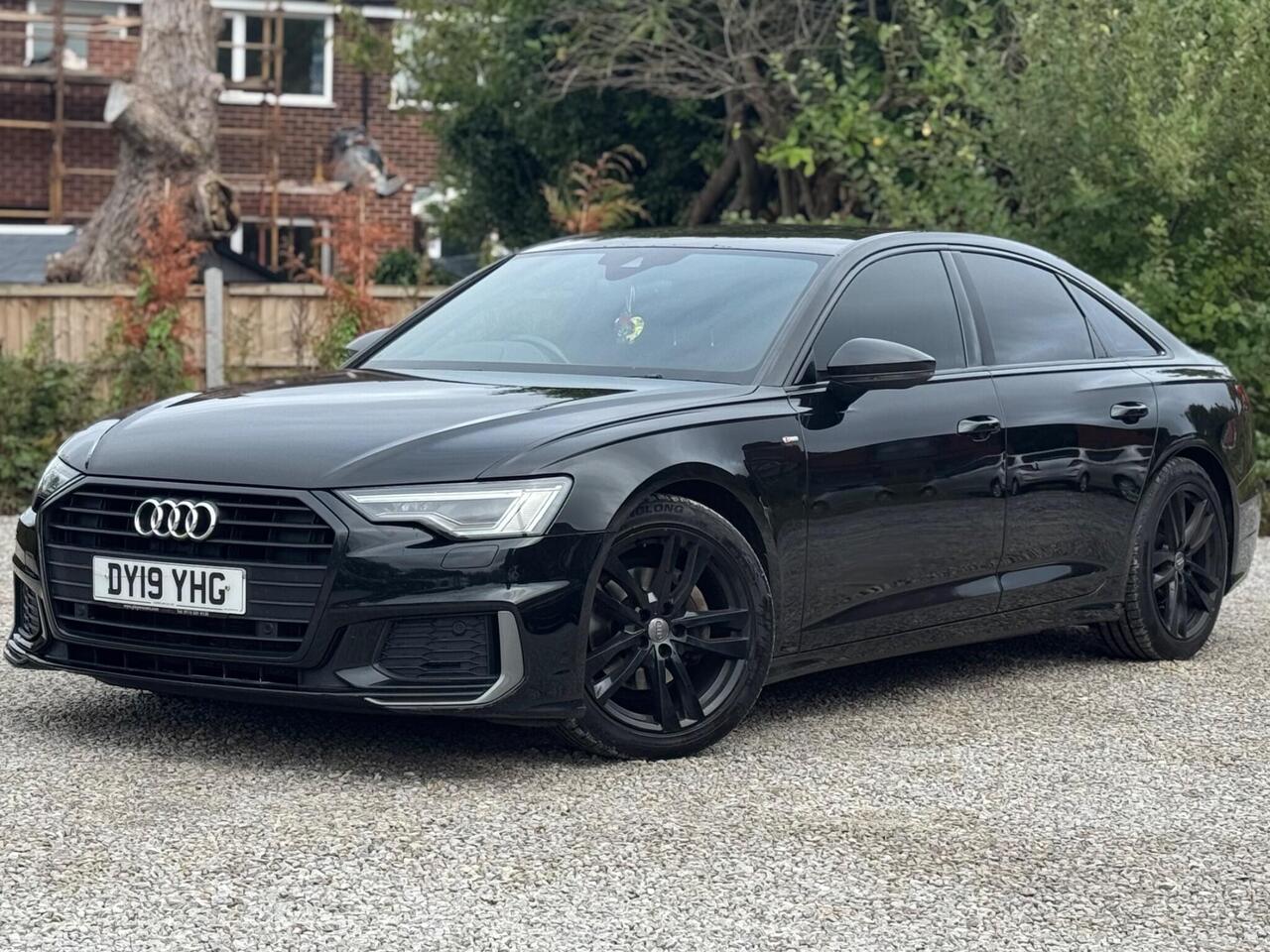 Audi A6 Saloon — photo 2