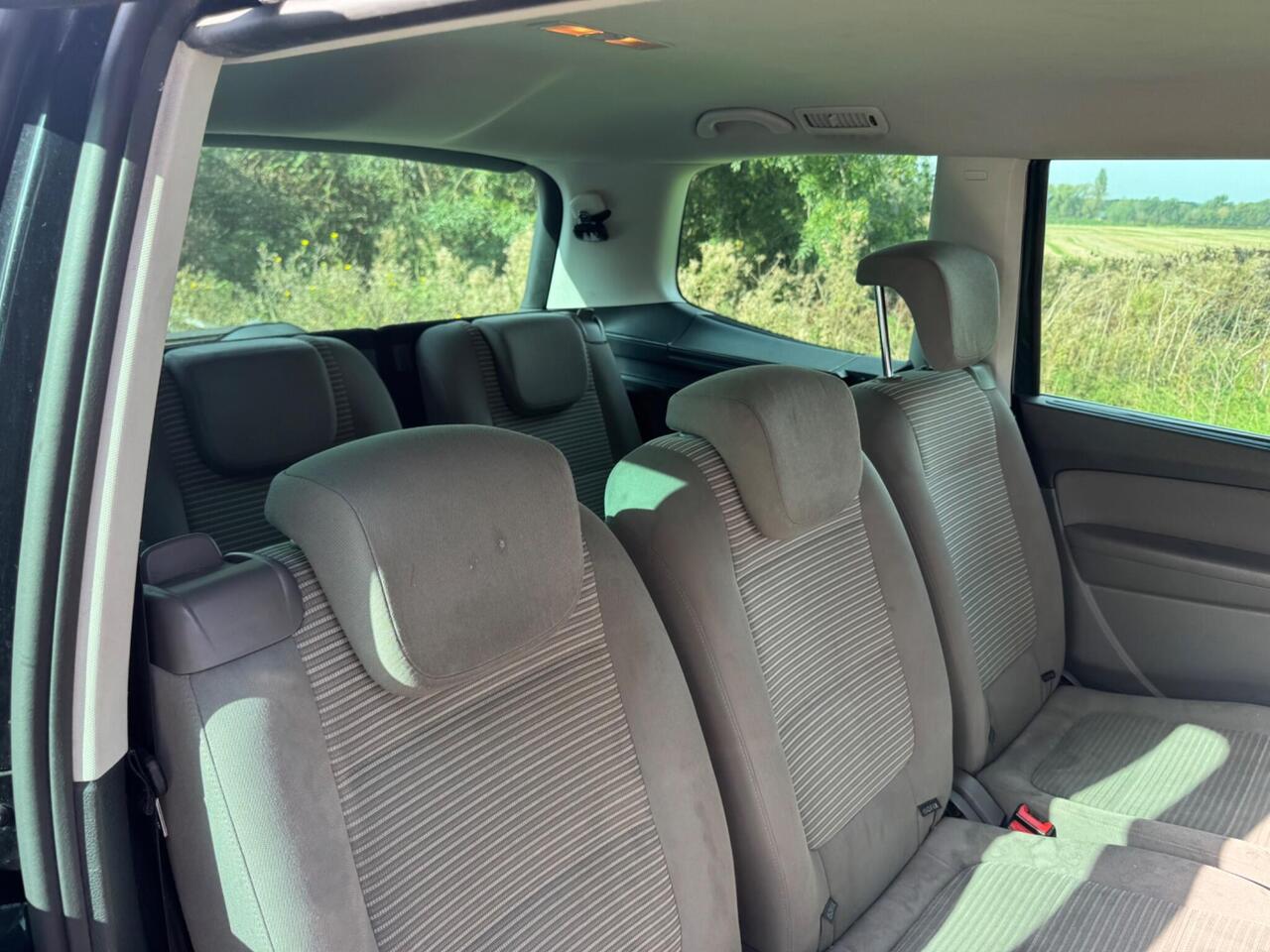SEAT Alhambra — photo 11