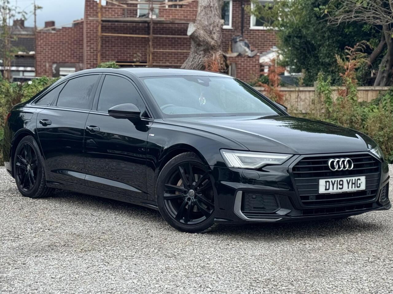 Audi A6 Saloon — photo 30
