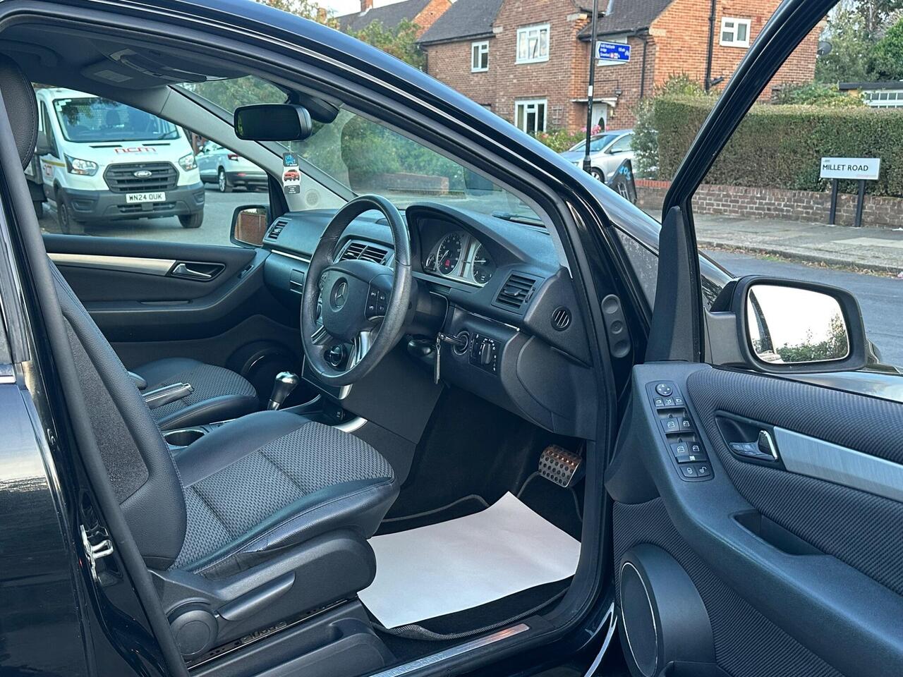 Mercedes-Benz B Class — photo 36