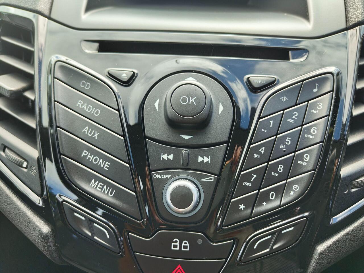 Ford Fiesta — photo 39