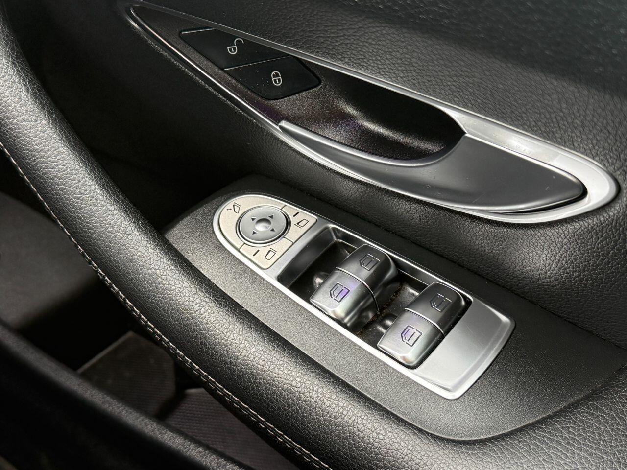 Mercedes-Benz E Class — photo 19