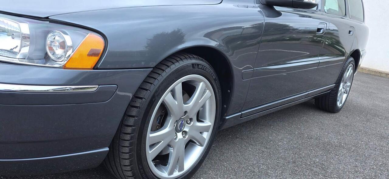 Volvo V70 — photo 36