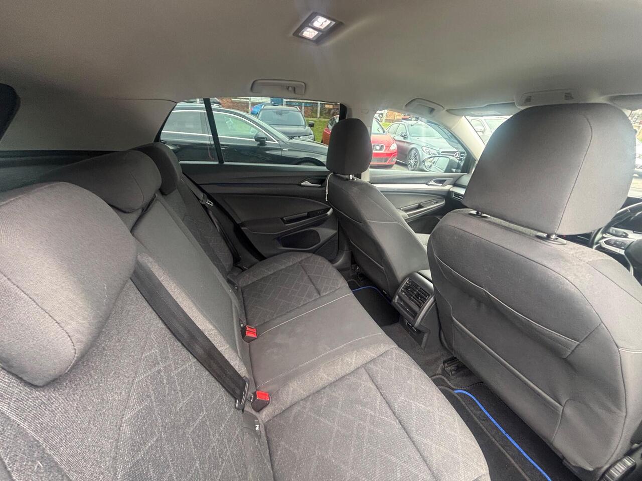 Volkswagen Golf — photo 11